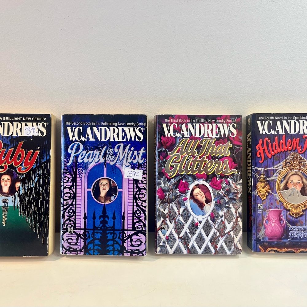 V.C. Andrews Paperback Book Lot - Pearl in the Mist, All That Glitters + More